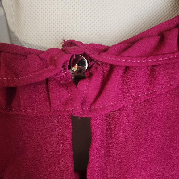 Sleeveless Ruffled Magenta Top - Picture 6 of 8